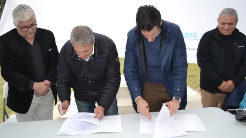 Golía Firma convenio RCivil Cucha 015